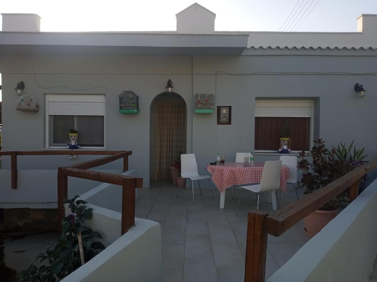 Katerina'S Apartments Kini Exterior photo